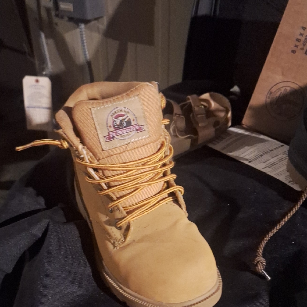 Brahma Tan Lace-Up Boots